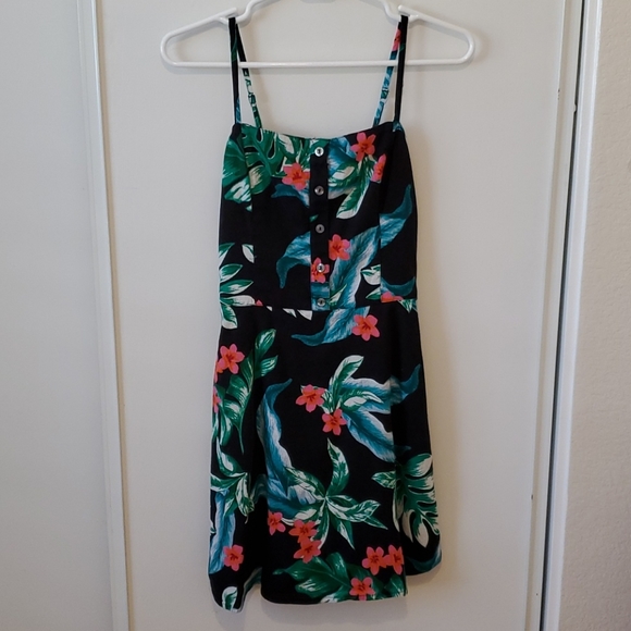 Black dress with flowers, size small, with buttons - Picture 1 of 3